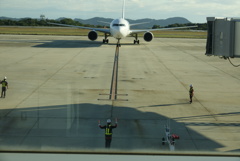 広島空港へ到着する飛行機