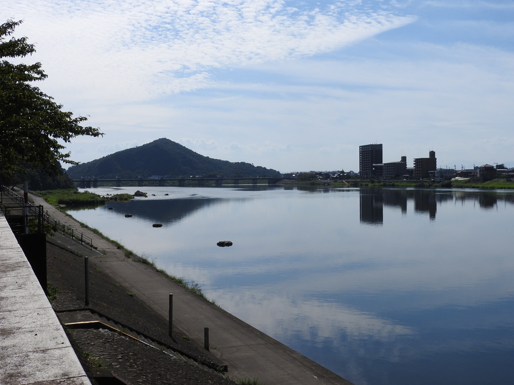 犬山橋から木曽川沿いを眺望！
