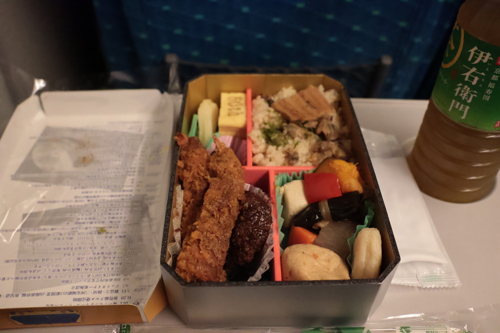 東海道新幹線弁当(60周年記念ver.）➁