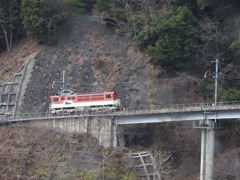 長島ダムよりアプト式鉄道区間を眺望！