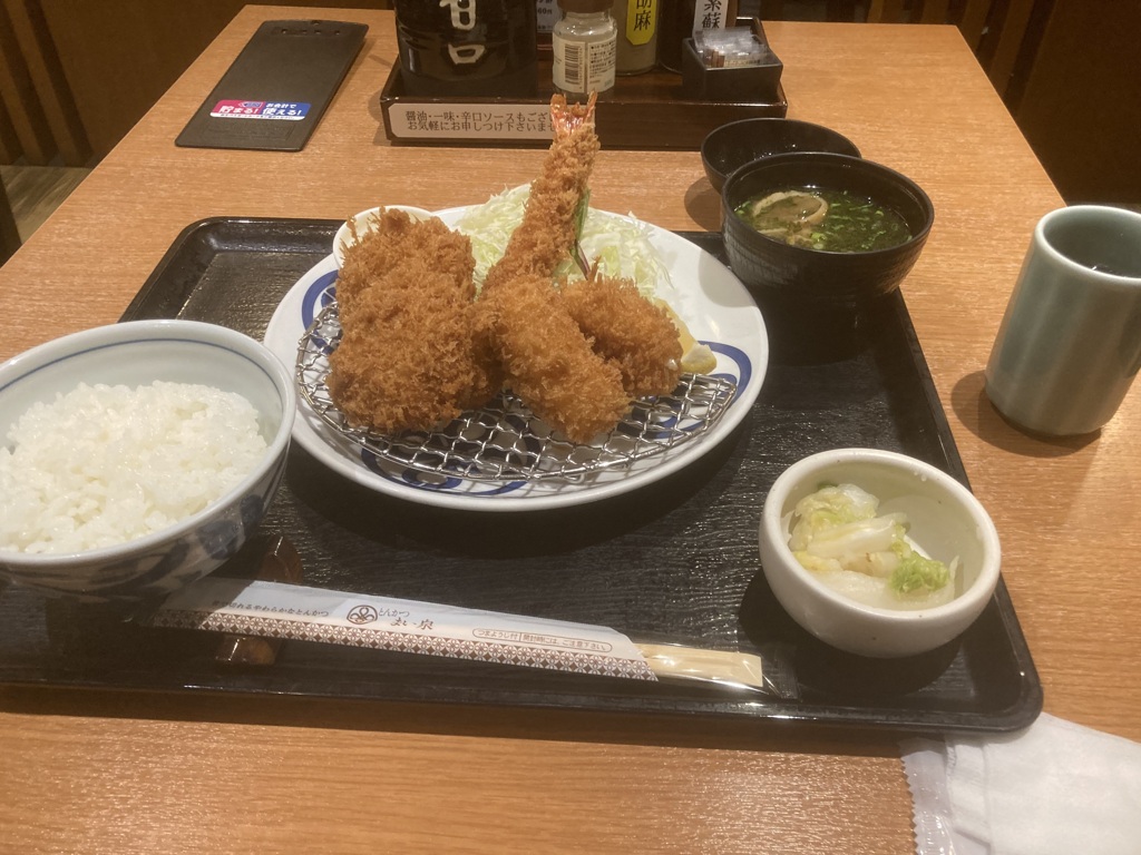 ミックスフライ定食