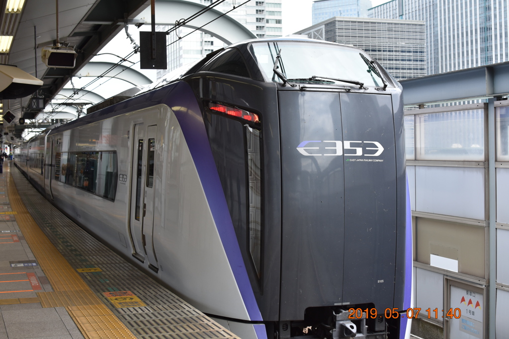 E353系、東京駅に到着！