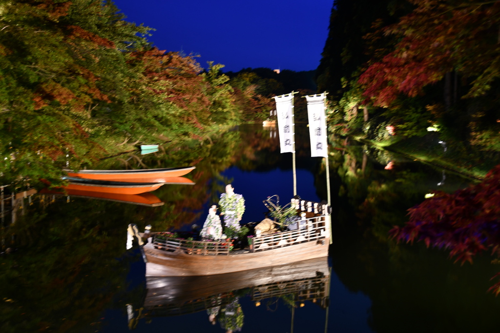 夜のほとり