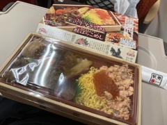 最後はつばさ号の車内で駅弁をいただきました！