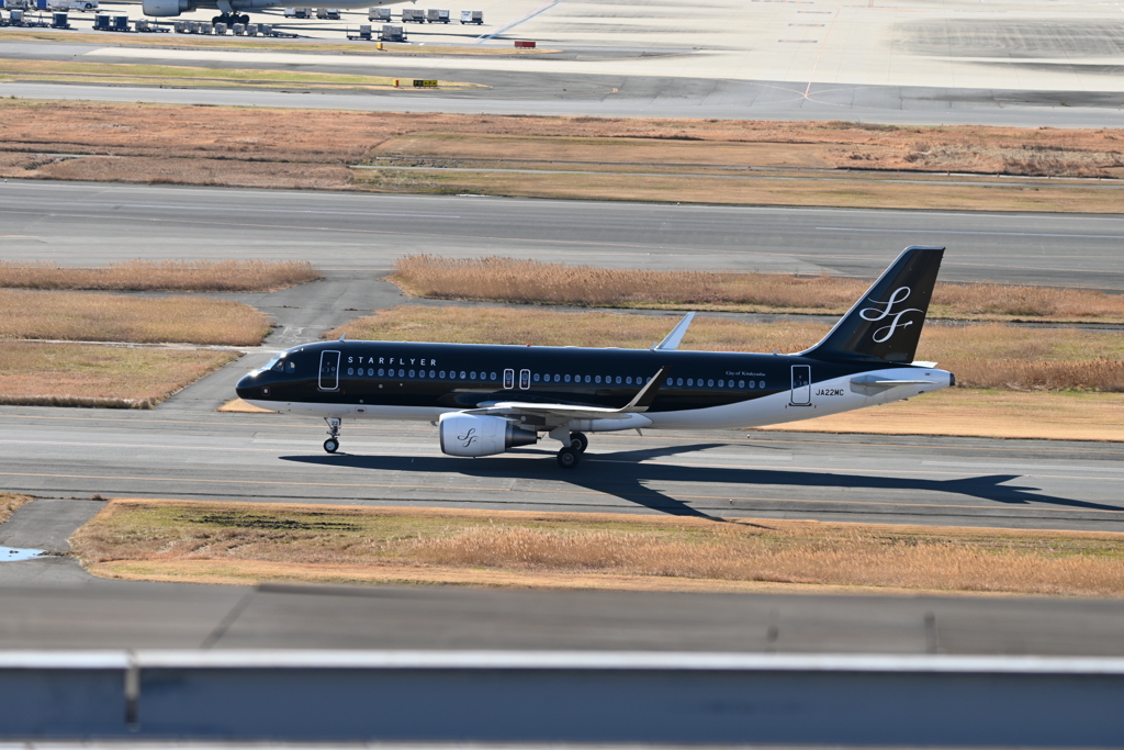 どちらの旅客機でしょう？