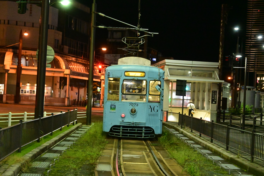 夜の万葉線(元加越能鉄道）