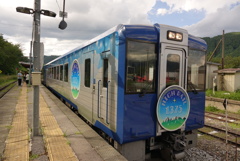 信濃川上駅ホームにて