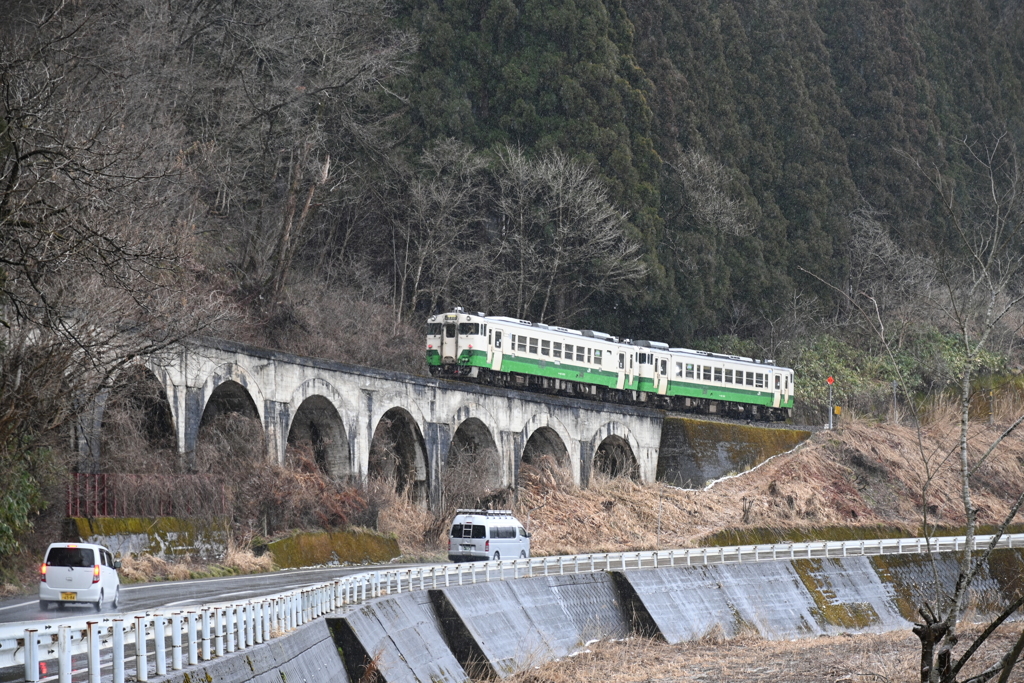 眼鏡橋とキハ40形