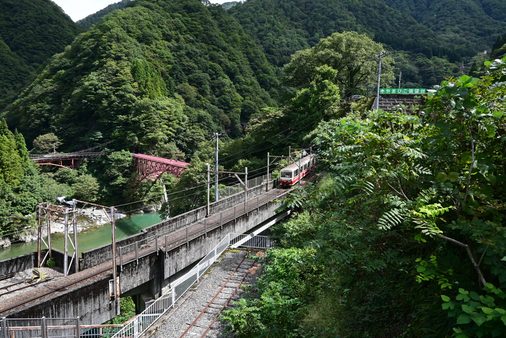 宇奈月駅を出発！