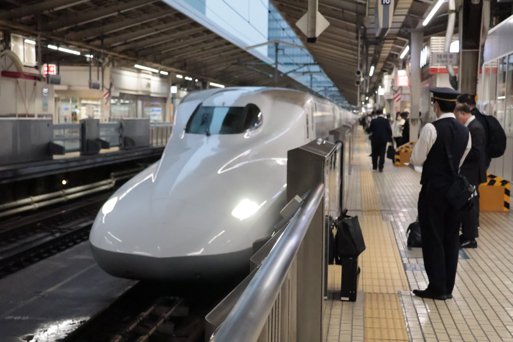 のぞみ201号で名古屋駅へ！