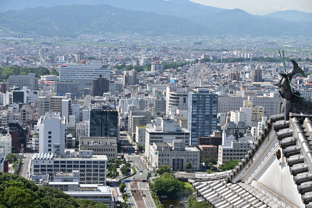 天守閣より松山市内を眺望！