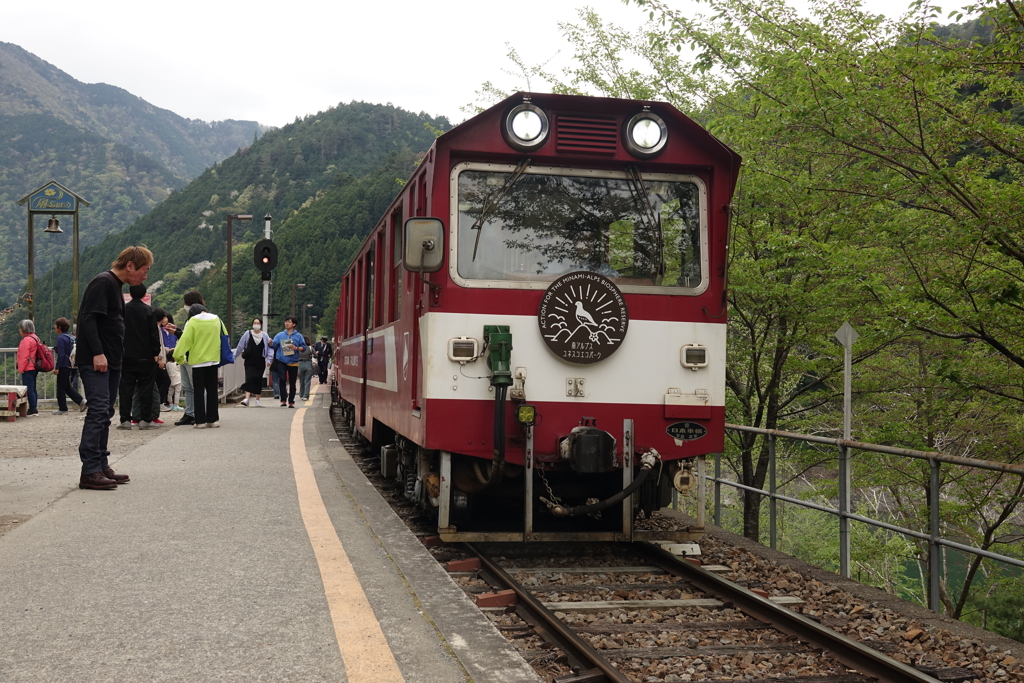 奥大井湖上駅に到着！