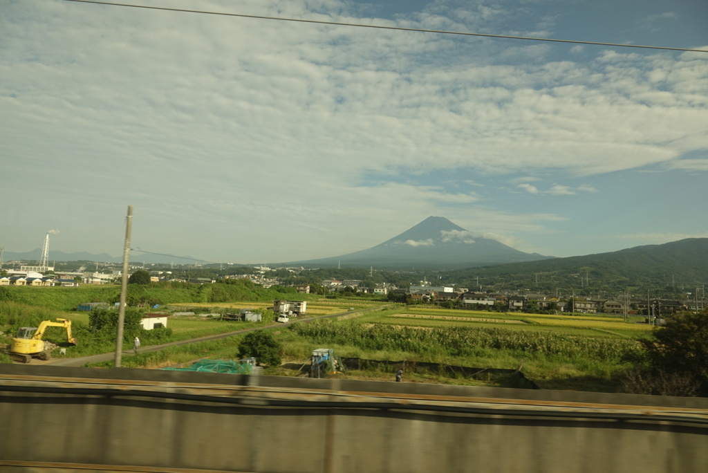 新幹線の車内より富士山眺望！