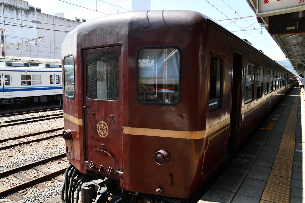 客車は12系車両