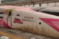 ハローキティ新幹線➀