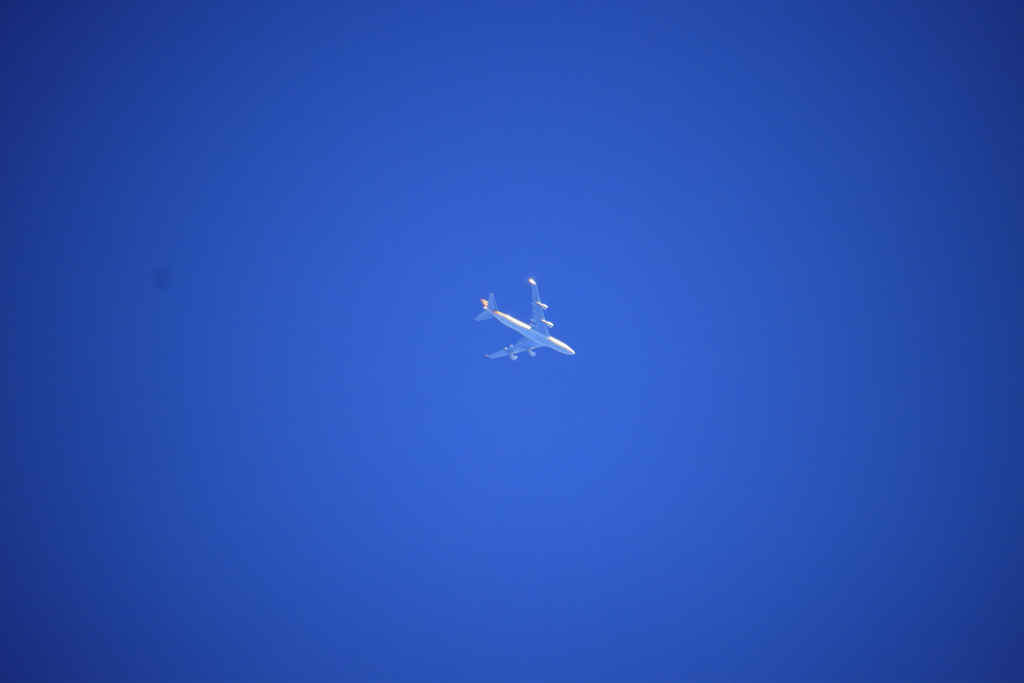 青空とジェット機