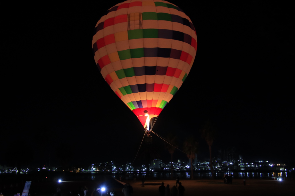 晴海埠頭夜の気球1
