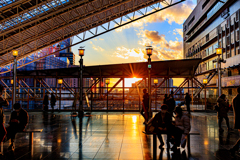 夕暮れの大阪駅