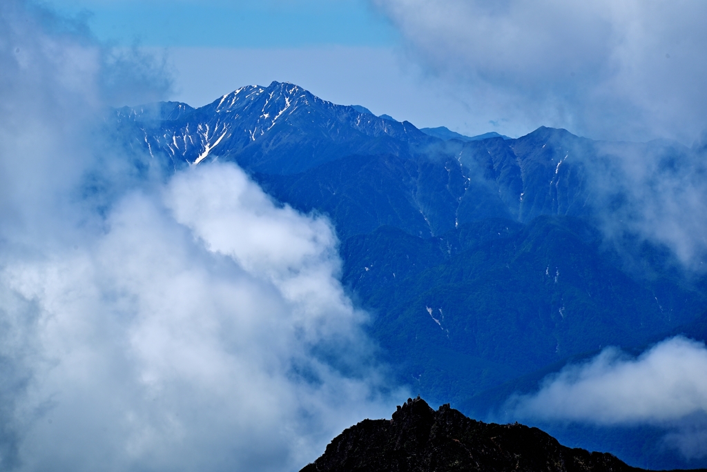 雲間の北岳