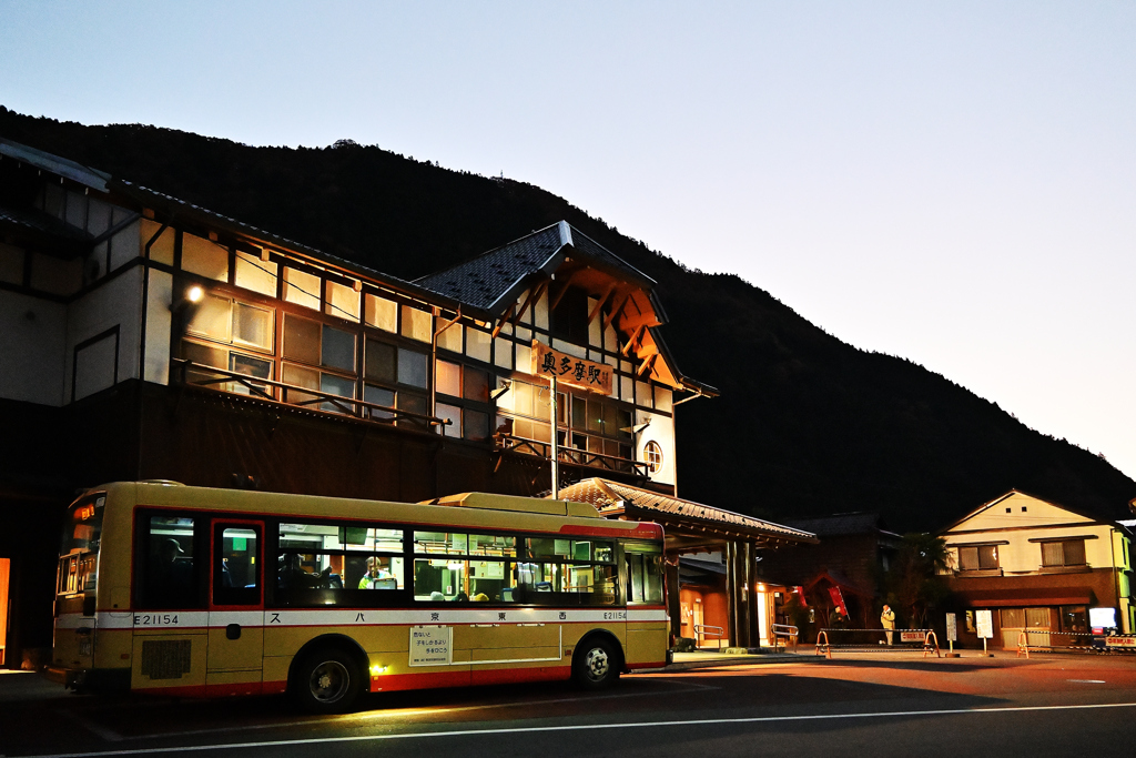 朝の駅