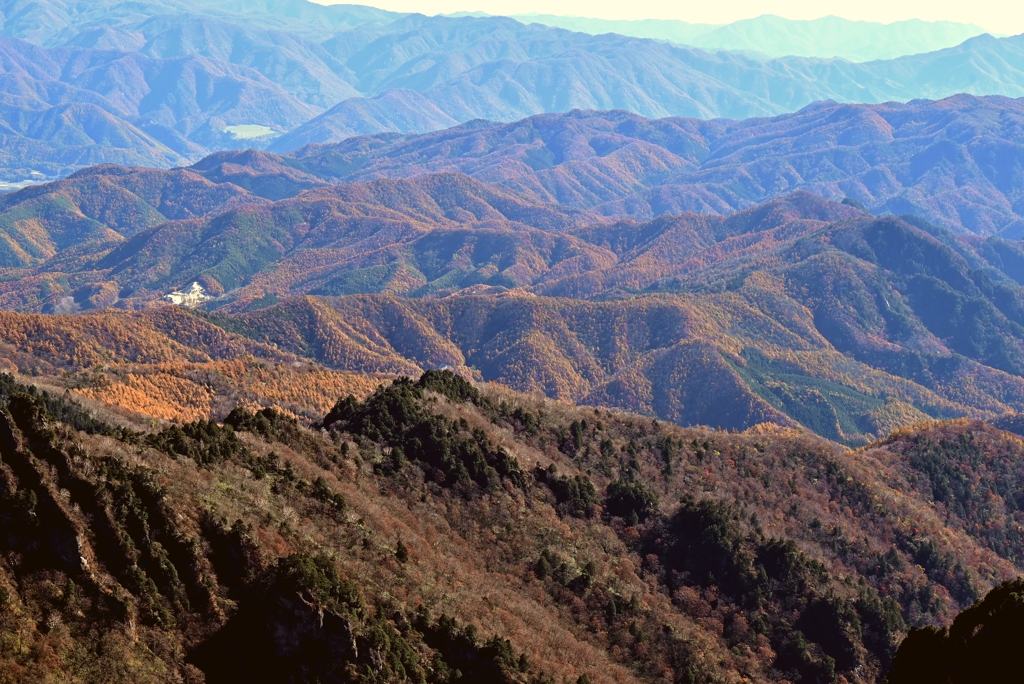 晩秋の山