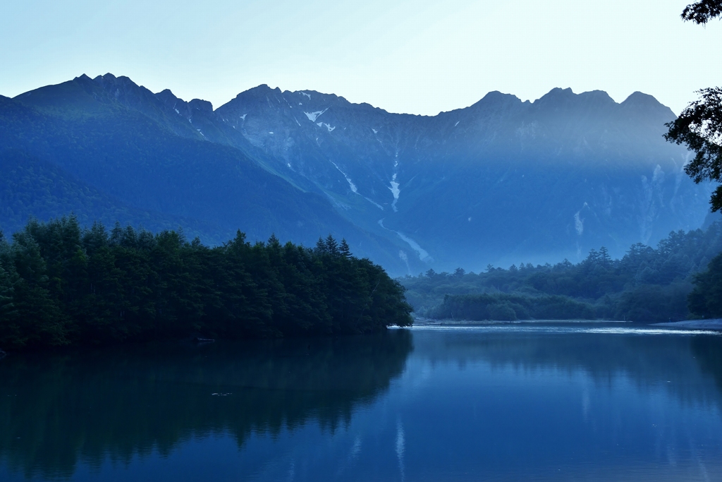 大正池と穂高連峰