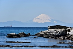 岩礁と富士山