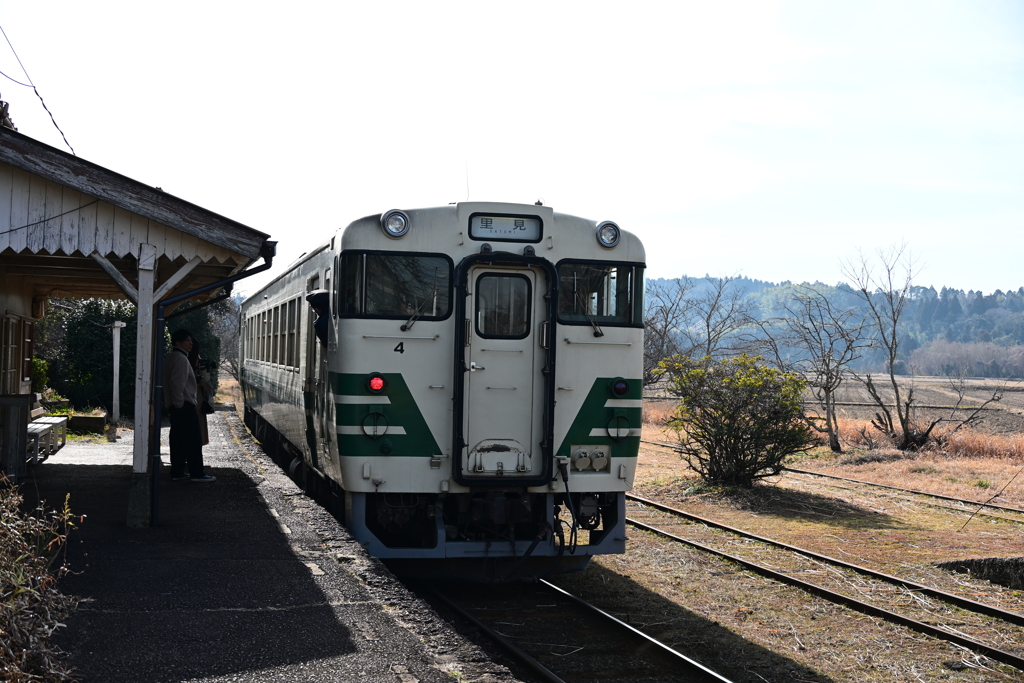 男鹿色のキハ40