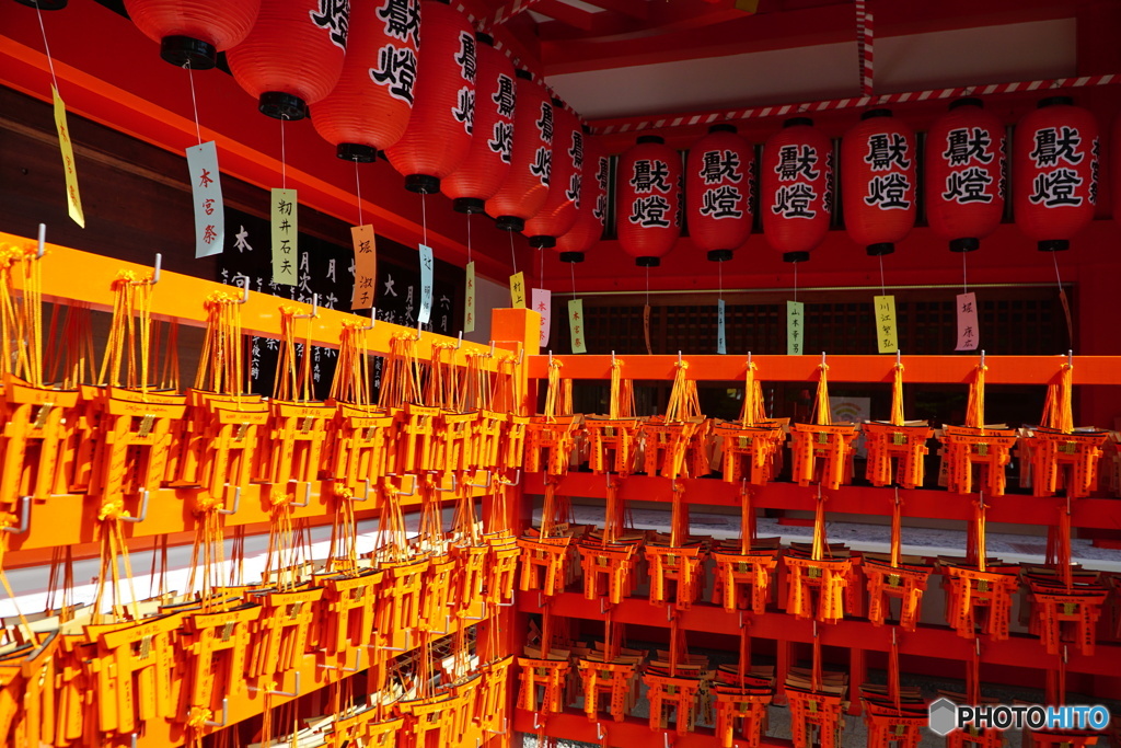 小さい鳥居達