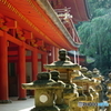 朱色と灯篭