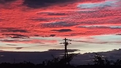 暁に燃ゆる紅雲