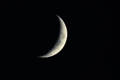D80mm 屈折鏡筒の直接焦点で撮影した月(10/10)