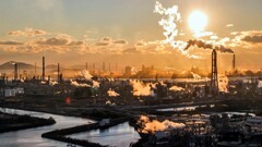 冬晴れの水島コンビナート