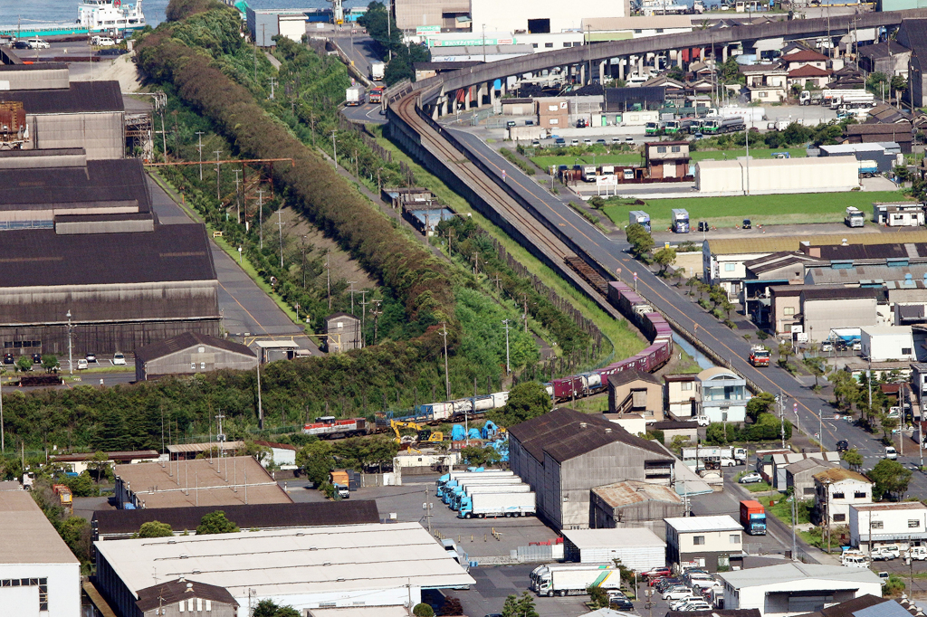 R200のカーブを走行するDE10