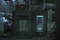 宙にういた扉