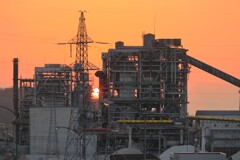 糸魚川セメント工場の夕日