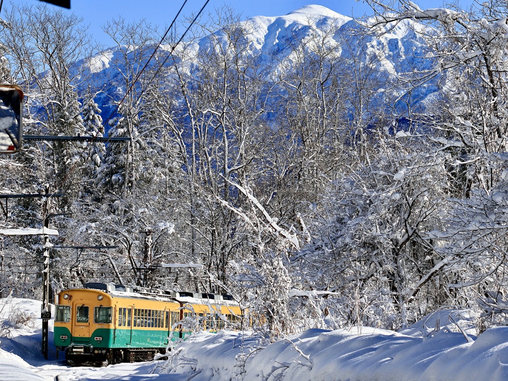 富山地鉄の冬