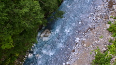 青色の美瑛川