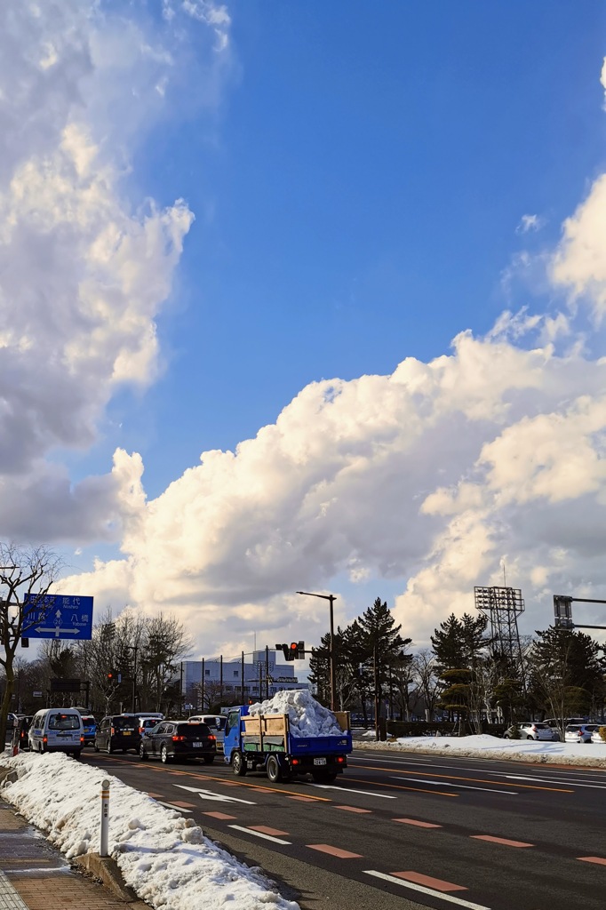 みちのくの冬の青空