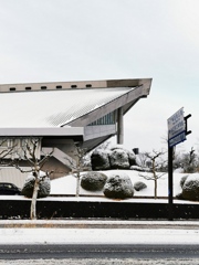 雪の秋田県立体育館