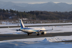 朝日に照らされて一番機、いってらっしゃーい！