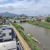 はなび・アム館内より丸子川を眺める