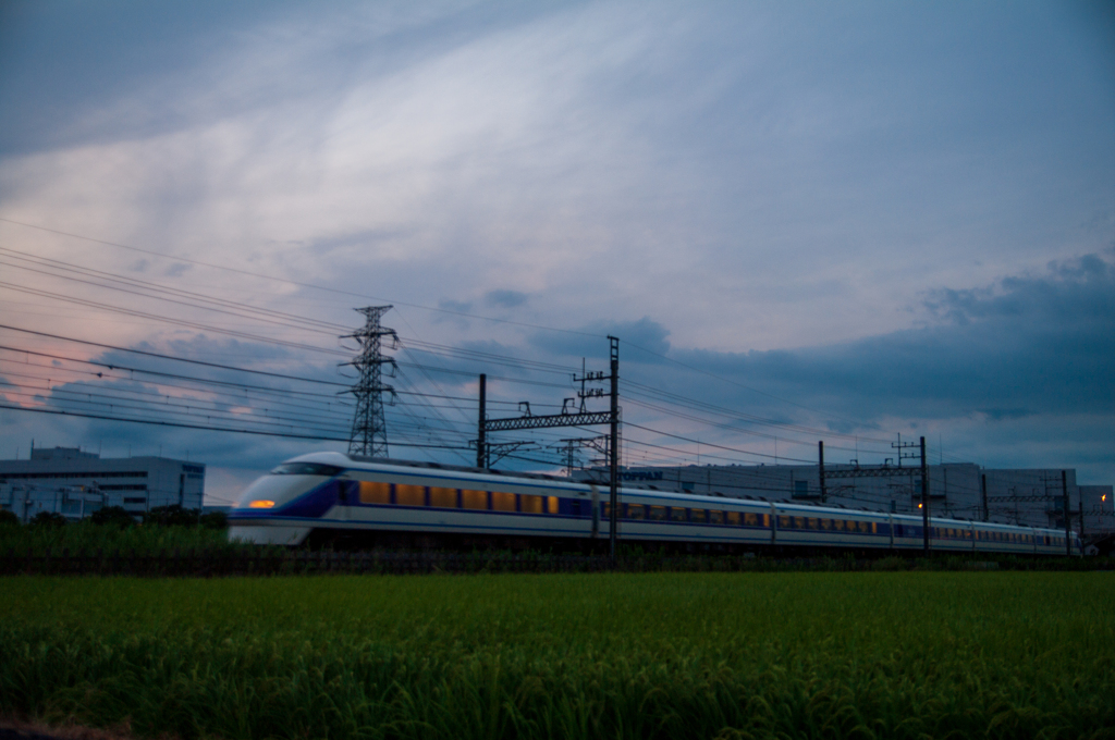 電車と曇り空(11)