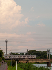 雲と電車(2)