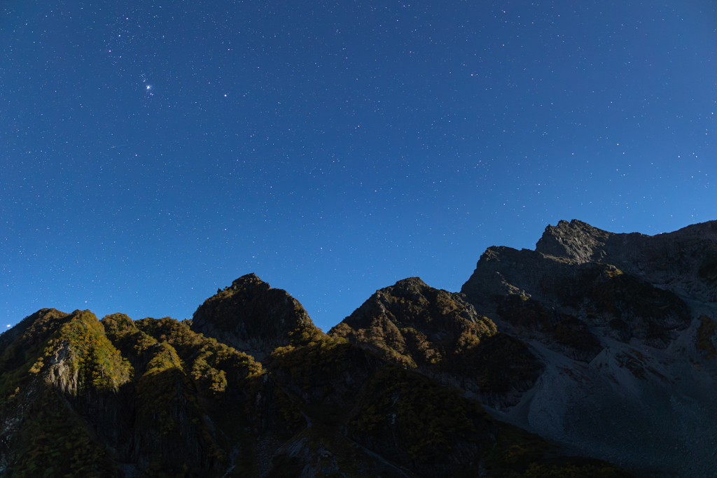 山の星空