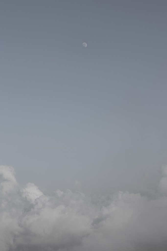 月と雲