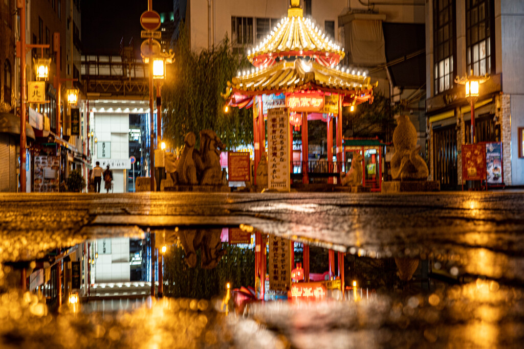 神戸南京町_雨上がりの夜