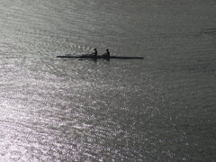 浮かぶ