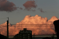 夕暮れ時の入道雲