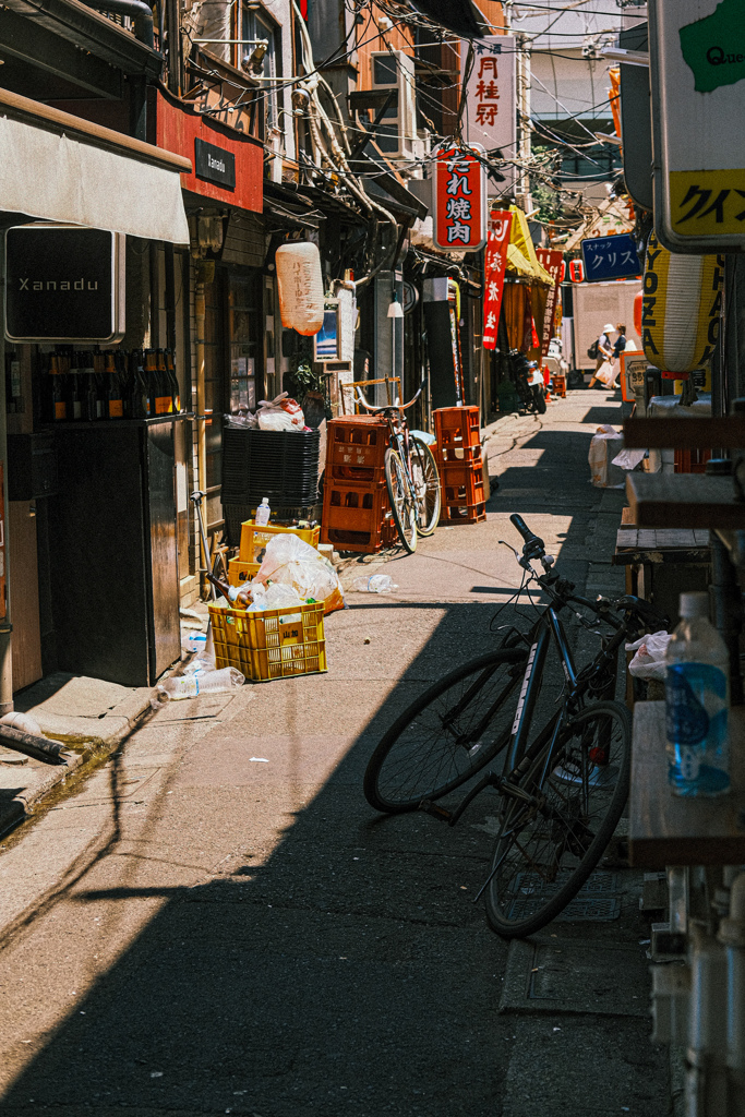 真夏の路地裏